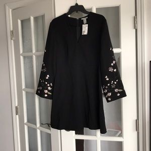 NWT H&M dress w/ beautiful embellished sleeves 💐